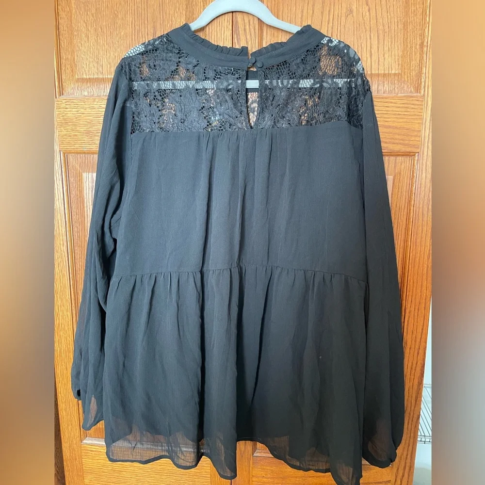 Torrid size 4 blouse brand new with tags - Picture 4 of 6